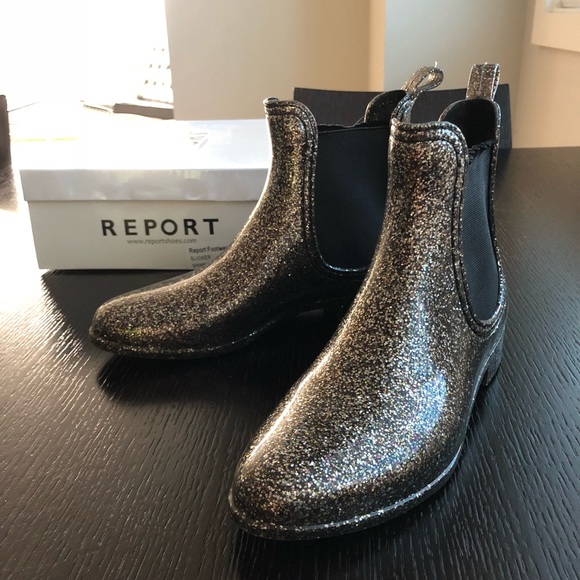 report rain boots